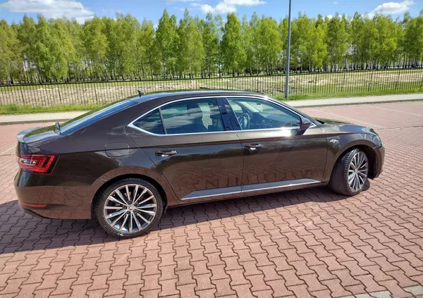 skoda warszawa Skoda Superb cena 96500 przebieg: 88000, rok produkcji 2017 z Warszawa